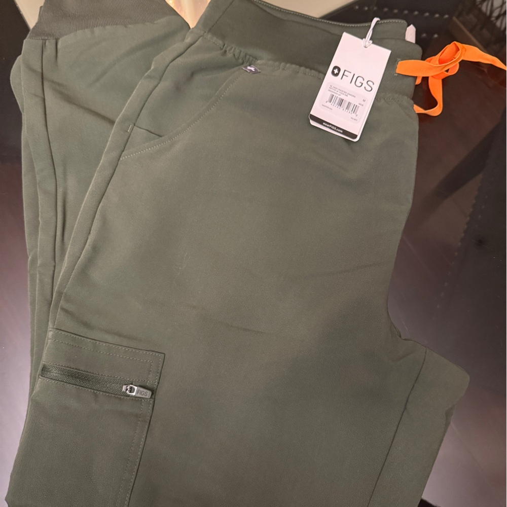 FIGS scrubs
